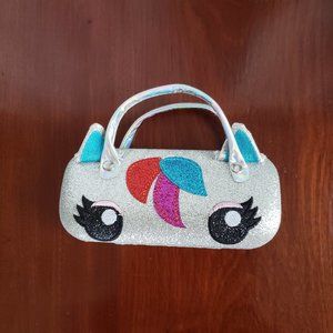 Hard shell Silver Sparkly eyeglass case with handles. Eyeglasses storage